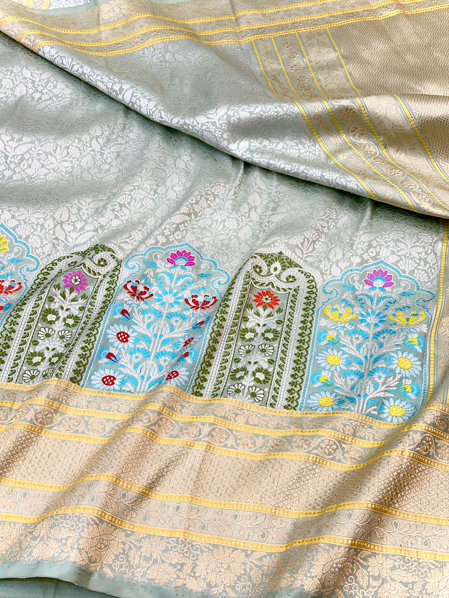 Light Pista Green Skirt Pattern Designer Handloom Pure Banarasi Katan by Katan Silk Kadhwa weave Saree