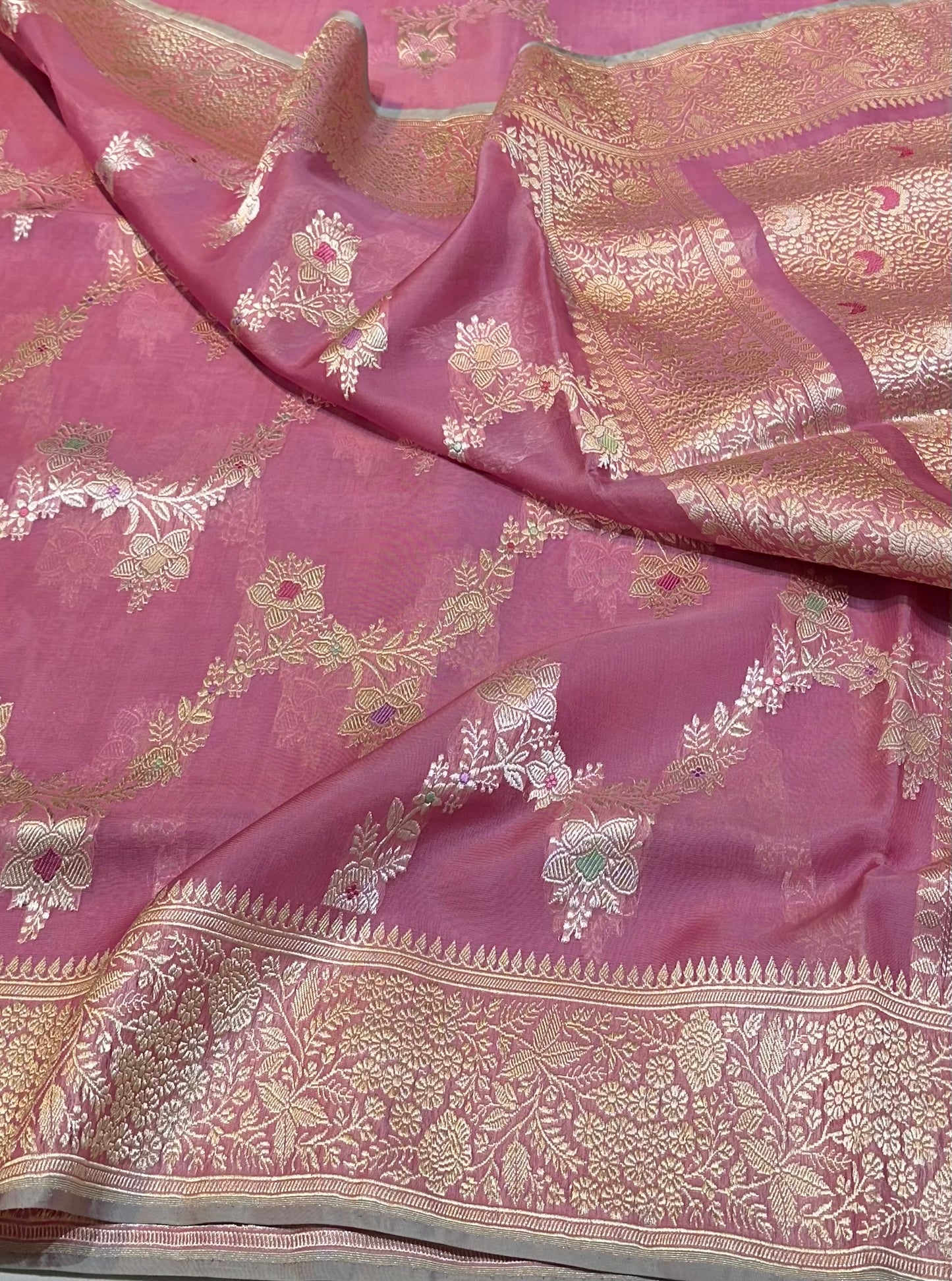 Gajri Pink Pure Handloom Banarasi Kora Organza  Ektara Kadhwa weave Saree