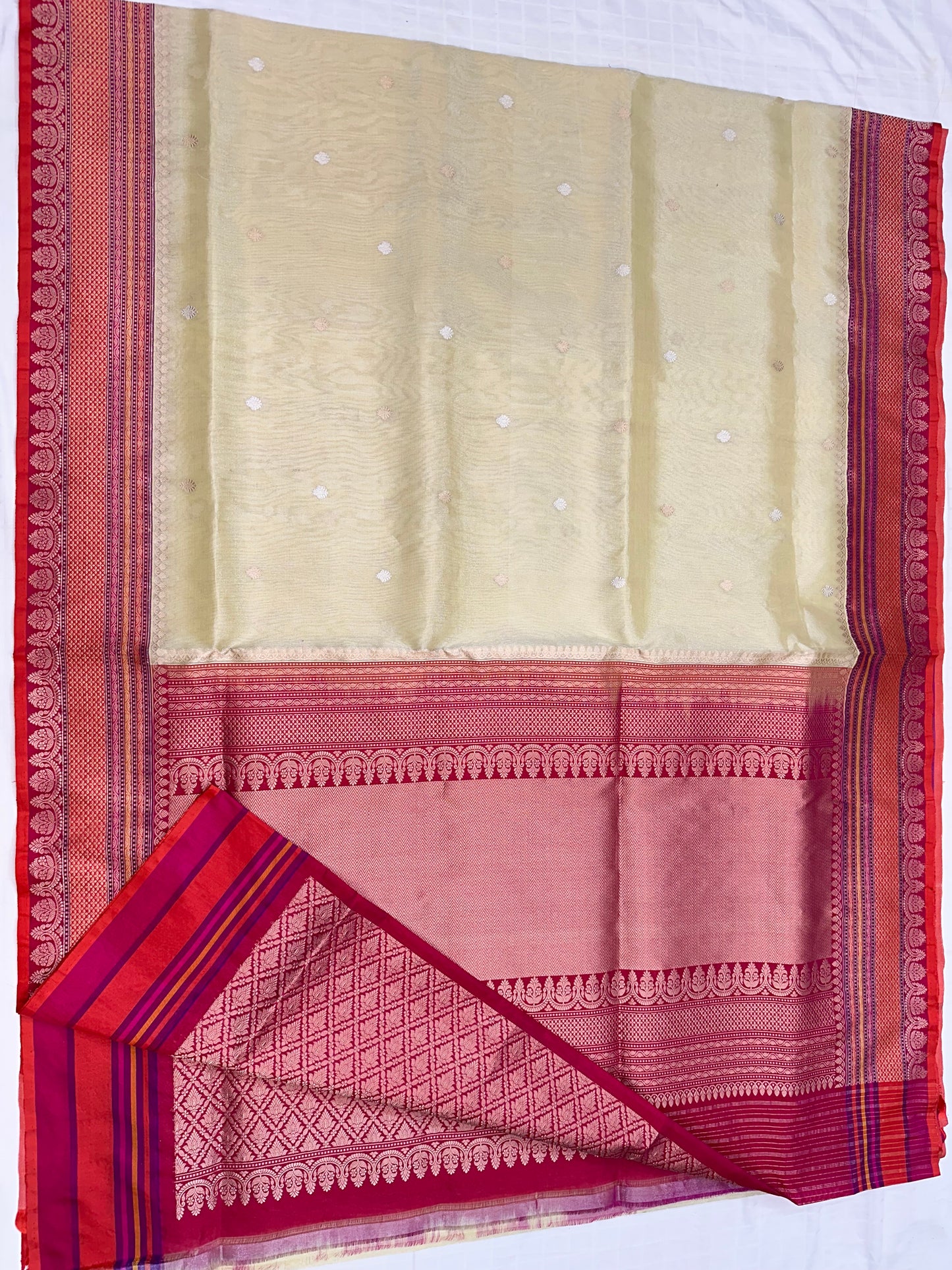 Golden zari Pure Banarasi Handloom Kadhwa weave organza Tissue Saree