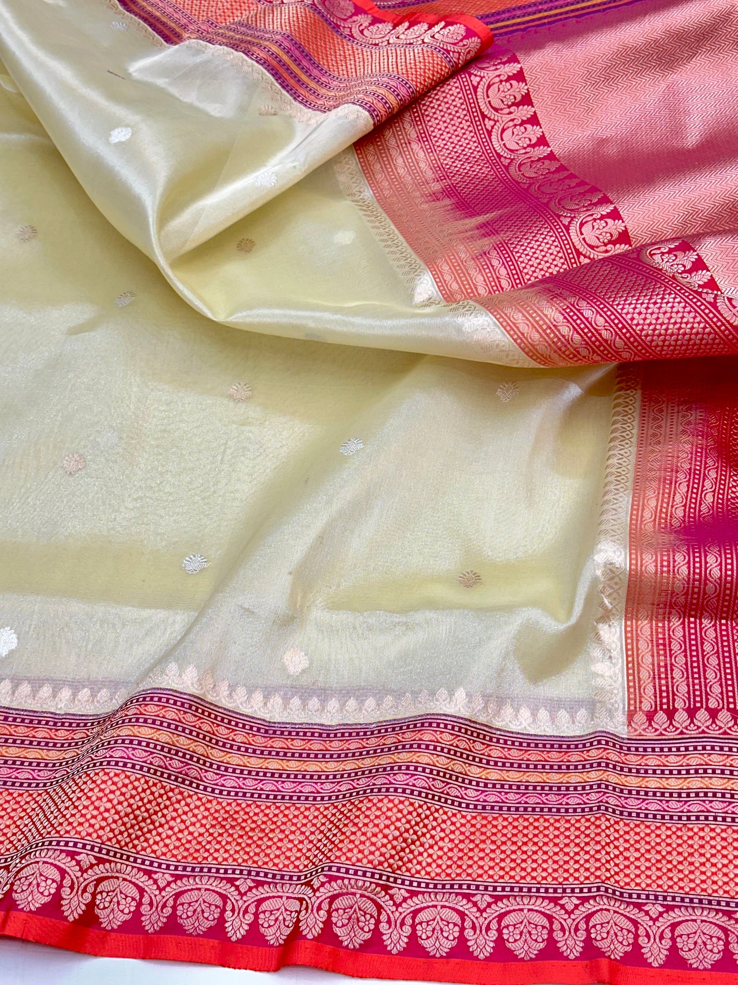 Golden zari Pure Banarasi Handloom Kadhwa weave organza Tissue Saree