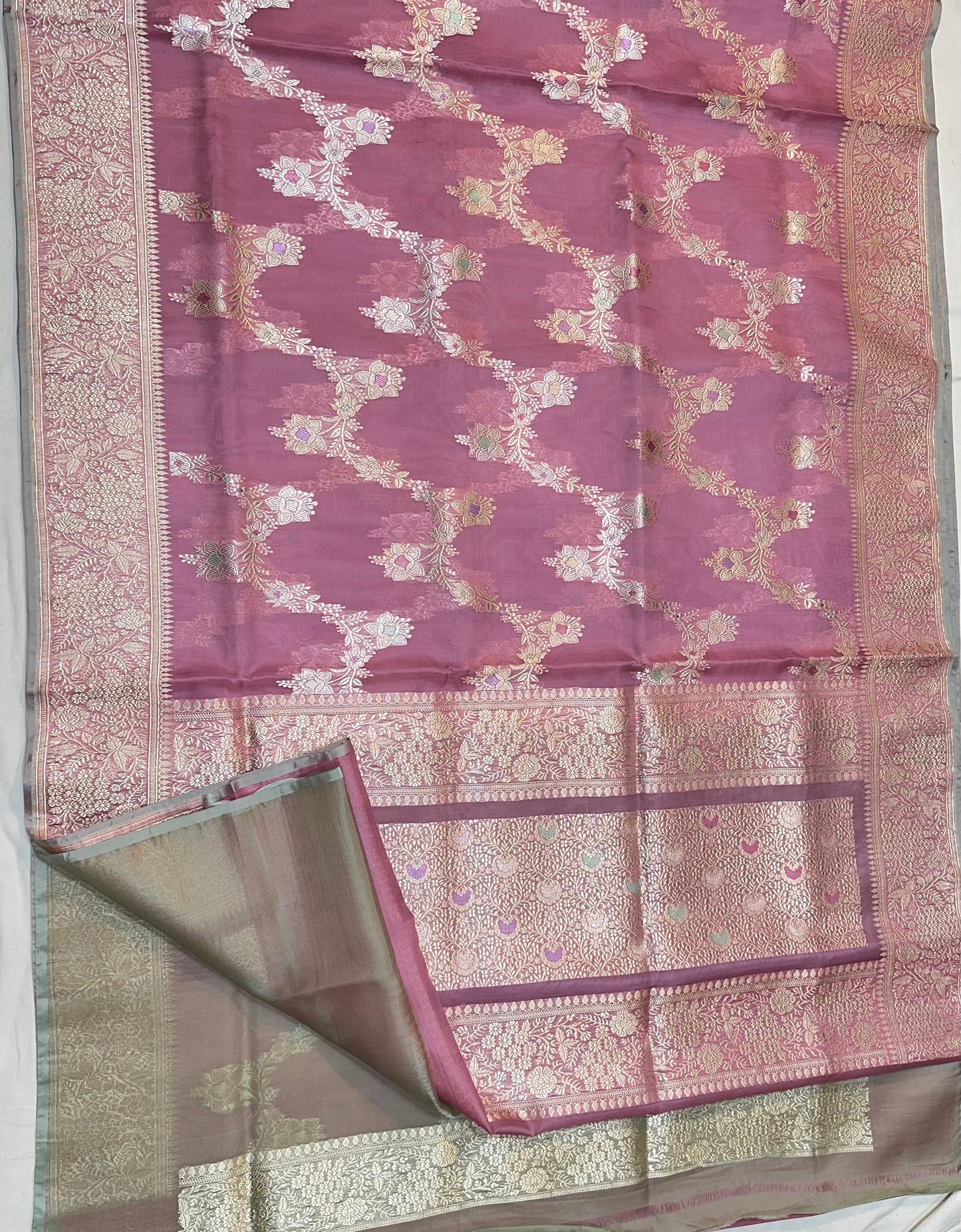 Gajri Pink Pure Handloom Banarasi Kora Organza  Ektara Kadhwa weave Saree