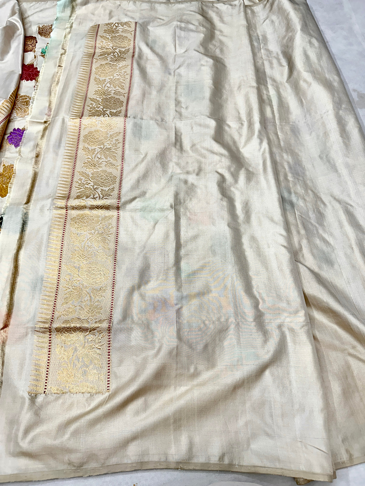 Ivory white Ektara Mulberry Pure Handloom Banarasi Katan by Katan Silk Kadhwa weave Saree