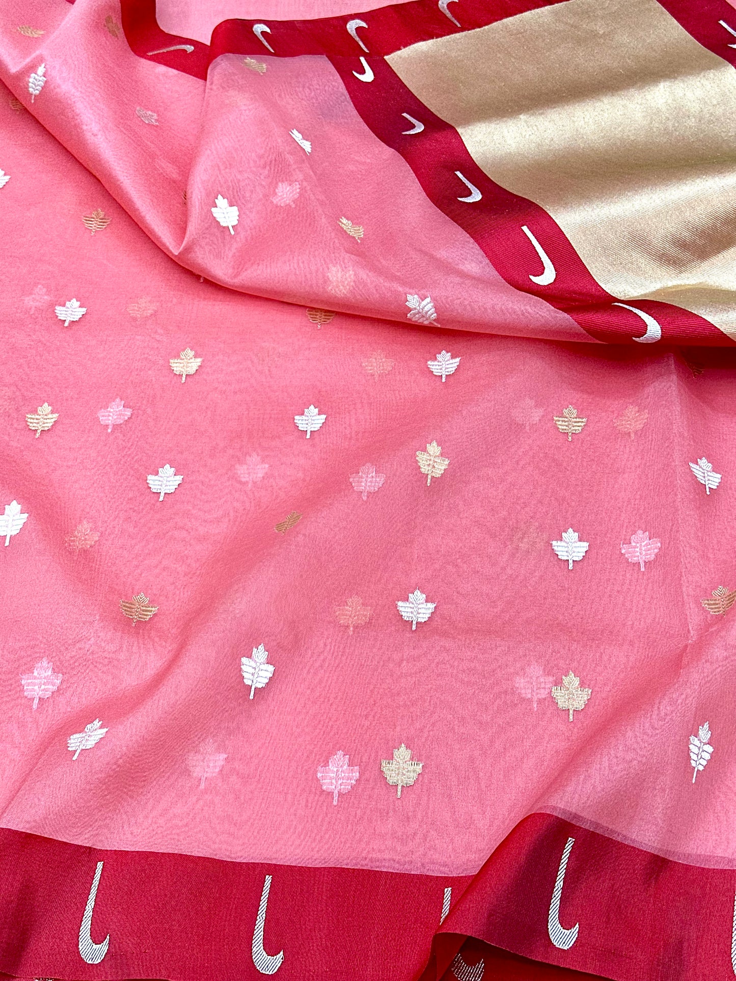 Strawberry Pure Banarasi Handloom Kadhwa Weave Kora Organza Saree